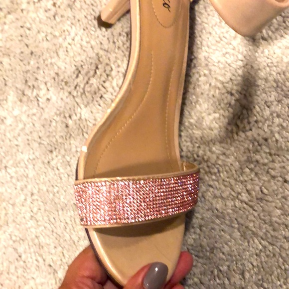 Sandals - Picture 9 of 9